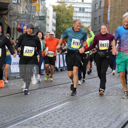 05.10.2025 - 20. swb-Marathon Bremen Strokosch-Dieckow http://msf.ph/oto/9264066 05.10.2025 11:07:17 Ziel 7779, 9180, 9217, 9334, 9628, 9702, 9757, 10286, 10330, 10332, 10582, 10632, 10824, 10836, 10902, 11122, 11258, 11329, 11477 meine-sportfotos.de
