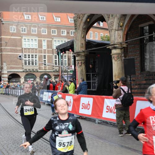 05.10.2025 - 20. swb-Marathon Bremen Yannick Fuchs http://msf.ph/oto/9264085 05.10.2025 10:50:21 Ziel 9579, 9645, 9689, 10022, 10246, 10356, 10400, 10443, 11104 meine-sportfotos.de