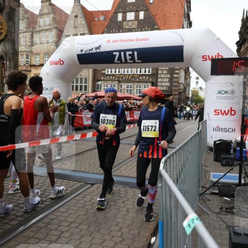 05.10.2025 - 20. swb-Marathon Bremen Yannick Fuchs http://msf.ph/oto/9264087 05.10.2025 11:30:05 Ziel 10300, 11572 meine-sportfotos.de