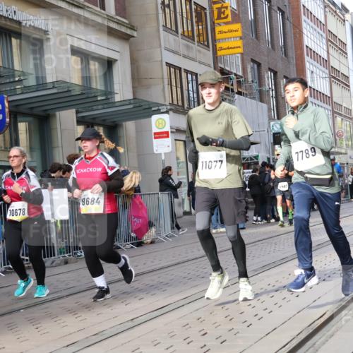 05.10.2025 - 20. swb-Marathon Bremen Strokosch-Dieckow http://msf.ph/oto/9264090 05.10.2025 11:03:58 Ziel 7123, 7789, 9275, 9448, 9537, 9684, 10098, 10439, 10483, 10678, 10853, 11001, 11044, 11077, 11102, 11200, 11611, 11685, 7123, 7789, 9275, 9448, 9537, 9684, 10098, 10439, 10483, 10678, 10853, 11001, 11044, 11077, 11102, 11200, 11611, 11685 meine-sportfotos.de