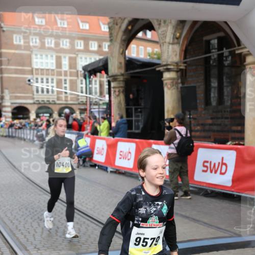05.10.2025 - 20. swb-Marathon Bremen Yannick Fuchs http://msf.ph/oto/9264107 05.10.2025 10:50:21 Ziel 9579, 9645, 9689, 10022, 10246, 10356, 10400, 10443, 11104 meine-sportfotos.de