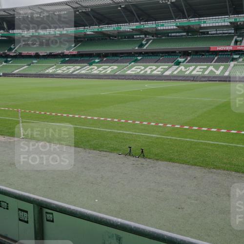 05.10.2025 - 20. swb-Marathon Bremen Michael Burmester http://msf.ph/oto/9264111 05.10.2025 11:56:22 Laufen im Stadion 49 meine-sportfotos.de