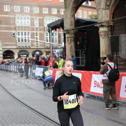 05.10.2025 - 20. swb-Marathon Bremen Yannick Fuchs http://msf.ph/oto/9264143 05.10.2025 10:50:22 Ziel 9579, 9645, 9689, 10022, 10356, 10400, 10443, 11104 meine-sportfotos.de