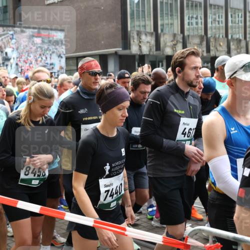 05.10.2025 - 20. swb-Marathon Bremen Yannick Fuchs http://msf.ph/oto/9264152 05.10.2025 11:30:48 Ziel 9629 meine-sportfotos.de