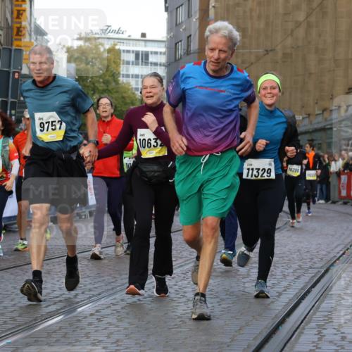 05.10.2025 - 20. swb-Marathon Bremen Strokosch-Dieckow http://msf.ph/oto/9264155 05.10.2025 11:07:18 Ziel 7779, 9180, 9217, 9334, 9628, 9757, 10286, 10330, 10332, 10582, 10632, 10824, 10836, 10902, 11122, 11258, 11329, 11477 meine-sportfotos.de