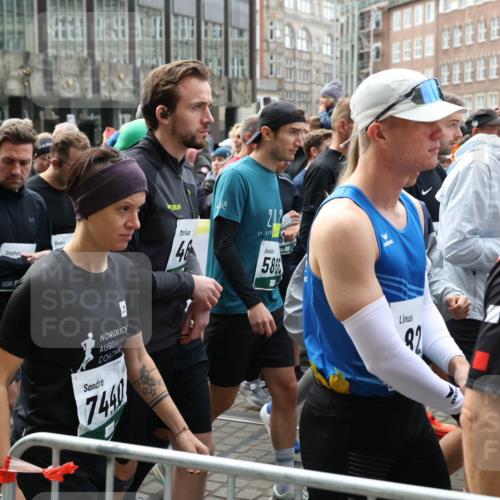 05.10.2025 - 20. swb-Marathon Bremen Yannick Fuchs http://msf.ph/oto/9264158 05.10.2025 11:30:49 Ziel 9629 meine-sportfotos.de
