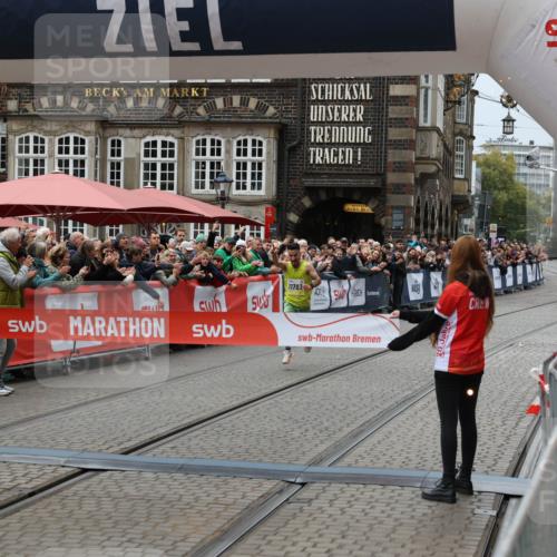 05.10.2025 - 20. swb-Marathon Bremen Yannick Fuchs http://msf.ph/oto/9264185 05.10.2025 12:04:41 Ziel 11703 meine-sportfotos.de