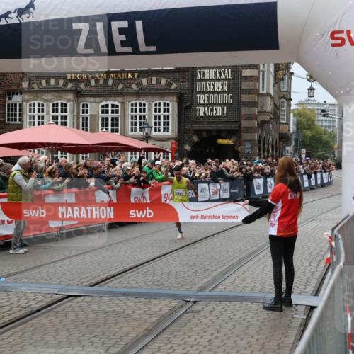 05.10.2025 - 20. swb-Marathon Bremen Yannick Fuchs http://msf.ph/oto/9264191 05.10.2025 12:04:41 Ziel 11703 meine-sportfotos.de