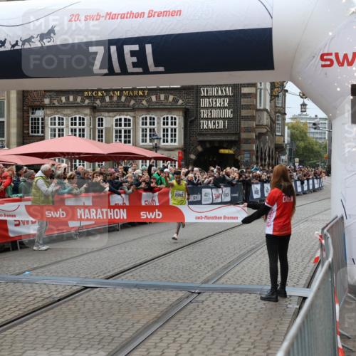 05.10.2025 - 20. swb-Marathon Bremen Yannick Fuchs http://msf.ph/oto/9264206 05.10.2025 12:04:42 Ziel 11703 meine-sportfotos.de