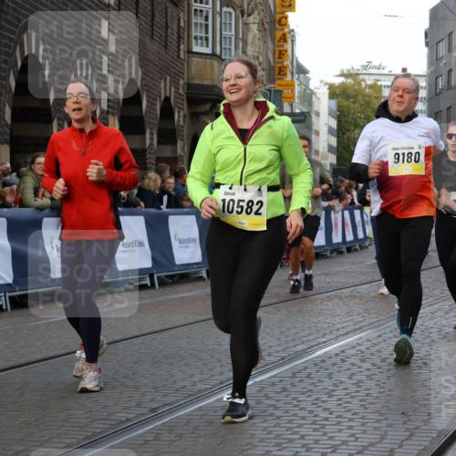 05.10.2025 - 20. swb-Marathon Bremen Strokosch-Dieckow http://msf.ph/oto/9264215 05.10.2025 11:07:22 Ziel 7779, 9180, 9334, 9483, 9628, 9757, 10037, 10160, 10223, 10286, 10330, 10332, 10582, 10632, 10737, 10824, 10836, 10854, 11122, 11258, 11262, 11329, 11384, 11529 meine-sportfotos.de
