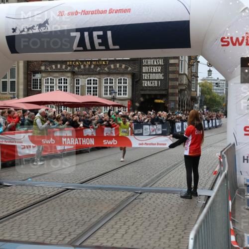 05.10.2025 - 20. swb-Marathon Bremen Yannick Fuchs http://msf.ph/oto/9264226 05.10.2025 12:04:42 Ziel 11703 meine-sportfotos.de
