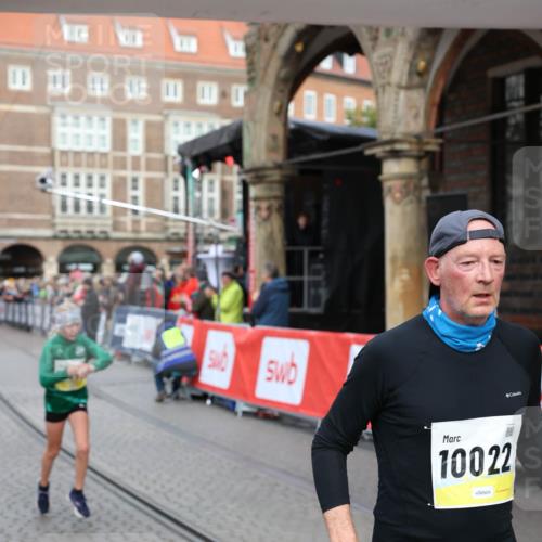 05.10.2025 - 20. swb-Marathon Bremen Yannick Fuchs http://msf.ph/oto/9264229 05.10.2025 10:50:24 Ziel 9579, 9645, 9689, 10022, 10356, 10400, 10443 meine-sportfotos.de