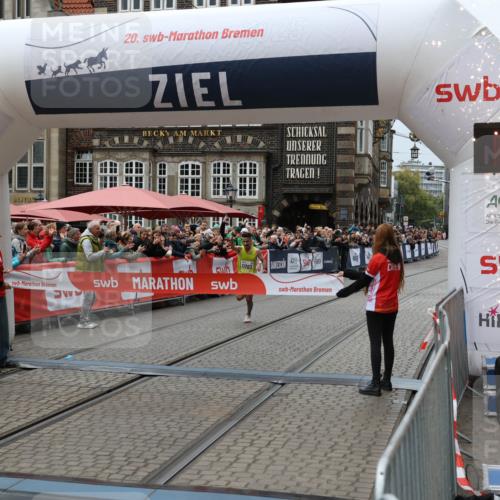 05.10.2025 - 20. swb-Marathon Bremen Yannick Fuchs http://msf.ph/oto/9264236 05.10.2025 12:04:42 Ziel 11703 meine-sportfotos.de