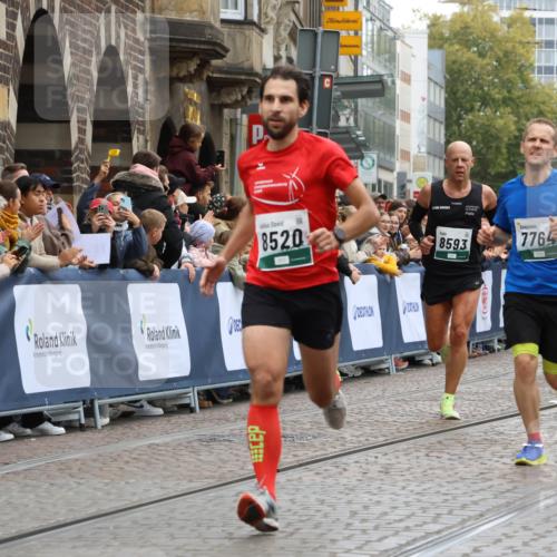 05.10.2025 - 20. swb-Marathon Bremen Strokosch-Dieckow http://msf.ph/oto/9264237 05.10.2025 12:58:47 Ziel 3580, 5815, 7668, 7764, 8275, 8520, 8593 meine-sportfotos.de