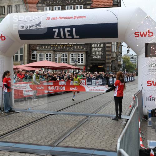 05.10.2025 - 20. swb-Marathon Bremen Yannick Fuchs http://msf.ph/oto/9264244 05.10.2025 12:04:42 Ziel 11703 meine-sportfotos.de