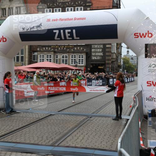 05.10.2025 - 20. swb-Marathon Bremen Yannick Fuchs http://msf.ph/oto/9264251 05.10.2025 12:04:42 Ziel 11703 meine-sportfotos.de