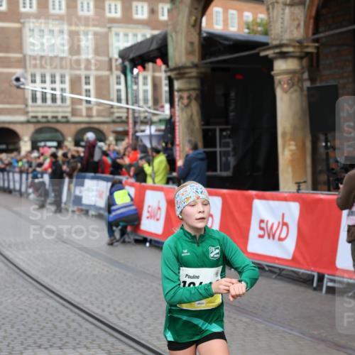 05.10.2025 - 20. swb-Marathon Bremen Yannick Fuchs http://msf.ph/oto/9264252 05.10.2025 10:50:25 Ziel 9579, 9689, 10022, 10356, 10400, 10443, 10923 meine-sportfotos.de