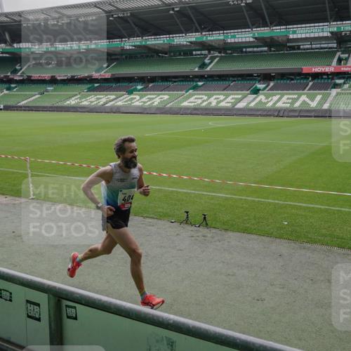 05.10.2025 - 20. swb-Marathon Bremen Michael Burmester http://msf.ph/oto/9264265 05.10.2025 12:00:58 Laufen im Stadion 404, 12, 13 meine-sportfotos.de