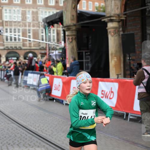 05.10.2025 - 20. swb-Marathon Bremen Yannick Fuchs http://msf.ph/oto/9264270 05.10.2025 10:50:25 Ziel 9579, 9689, 10022, 10356, 10400, 10443, 10923 meine-sportfotos.de