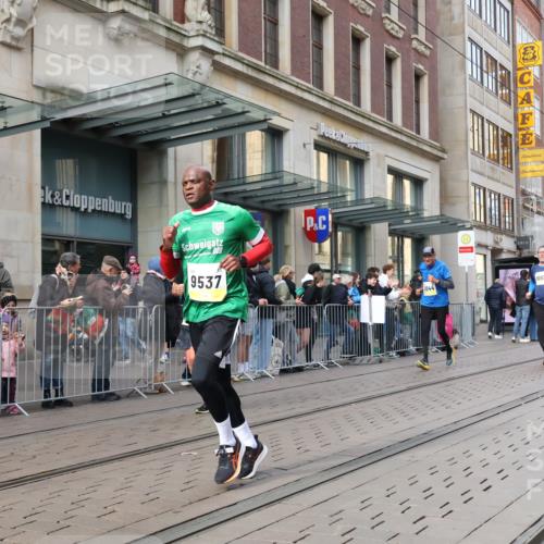 05.10.2025 - 20. swb-Marathon Bremen Strokosch-Dieckow http://msf.ph/oto/9264274 05.10.2025 11:04:05 Ziel 8111, 9394, 9448, 9537, 9610, 9684, 9915, 10098, 10278, 10439, 10483, 10485, 10531, 10674, 10678, 10869, 10956, 11044, 11196, 11200, 11542, 11685, 11704, 8111, 9394, 9448, 9537, 9610, 9684, 9915, 10098, 10278, 10439, 10483, 10485, 10531, 10674, 10678, 10869, 10956, 11044, 11196, 11200, 11542, 11685 meine-sportfotos.de