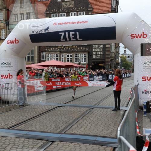 05.10.2025 - 20. swb-Marathon Bremen Yannick Fuchs http://msf.ph/oto/9264289 05.10.2025 12:04:42 Ziel 11703 meine-sportfotos.de