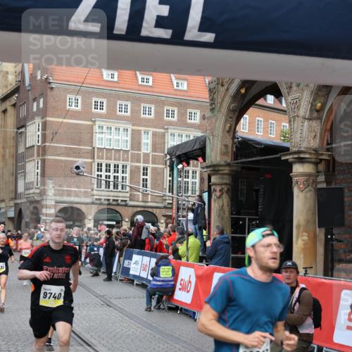 05.10.2025 - 20. swb-Marathon Bremen Yannick Fuchs http://msf.ph/oto/9264322 05.10.2025 10:50:29 Ziel 8866, 9740, 10022, 10443, 10537, 10923, 11022, 11254, 11298, 11460, 11531 meine-sportfotos.de