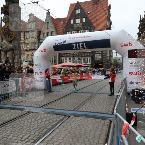 05.10.2025 - 20. swb-Marathon Bremen Yannick Fuchs http://msf.ph/oto/9264332 05.10.2025 12:04:43 Ziel 11703 meine-sportfotos.de
