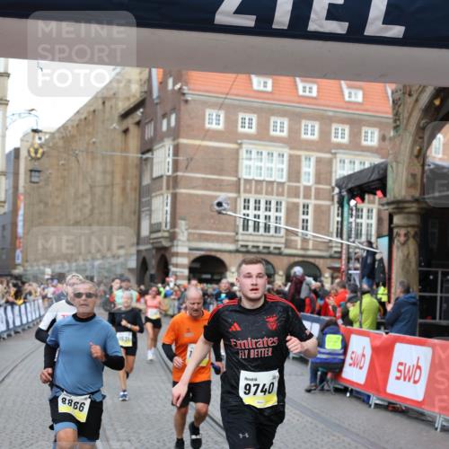 05.10.2025 - 20. swb-Marathon Bremen Yannick Fuchs http://msf.ph/oto/9264360 05.10.2025 10:50:29 Ziel 8866, 9740, 10022, 10443, 10537, 10923, 11022, 11254, 11298, 11460, 11531 meine-sportfotos.de
