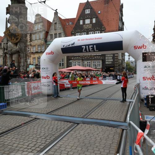 05.10.2025 - 20. swb-Marathon Bremen Yannick Fuchs http://msf.ph/oto/9264366 05.10.2025 12:04:43 Ziel 11703 meine-sportfotos.de