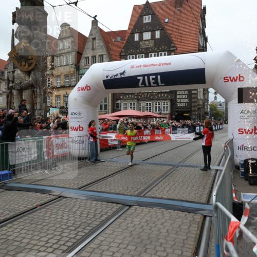 05.10.2025 - 20. swb-Marathon Bremen Yannick Fuchs http://msf.ph/oto/9264370 05.10.2025 12:04:43 Ziel 11703 meine-sportfotos.de