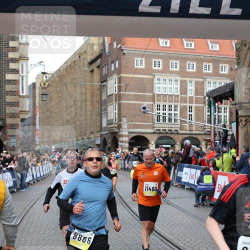 05.10.2025 - 20. swb-Marathon Bremen Yannick Fuchs http://msf.ph/oto/9264389 05.10.2025 10:50:30 Ziel 8866, 9740, 10443, 10537, 10923, 11022, 11254, 11298, 11460, 11531, 11740 meine-sportfotos.de
