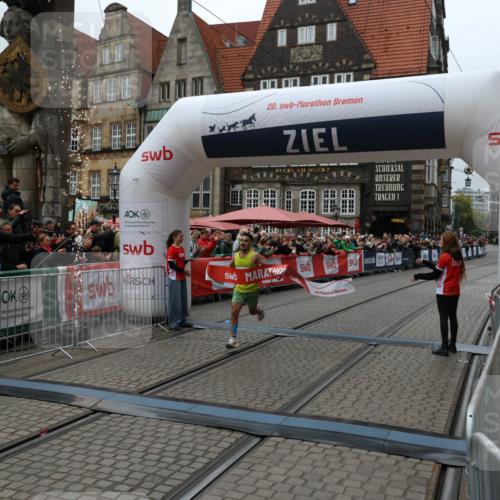 05.10.2025 - 20. swb-Marathon Bremen Yannick Fuchs http://msf.ph/oto/9264404 05.10.2025 12:04:43 Ziel 11703 meine-sportfotos.de