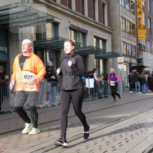 05.10.2025 - 20. swb-Marathon Bremen Strokosch-Dieckow http://msf.ph/oto/9264411 05.10.2025 11:04:10 Ziel 8111, 9394, 9537, 9610, 9623, 9684, 9750, 9771, 9915, 10278, 10439, 10483, 10485, 10531, 10532, 10674, 10678, 10869, 10956, 11044, 11196, 11200, 11542, 11704, 8111, 9394, 9537, 9610, 9623, 9684, 9750, 9771, 9915, 10278, 10439, 10483, 10485, 10531, 10532, 10674, 10678, 10869, 10956, 11044, 11196, 11200, 11542 meine-sportfotos.de