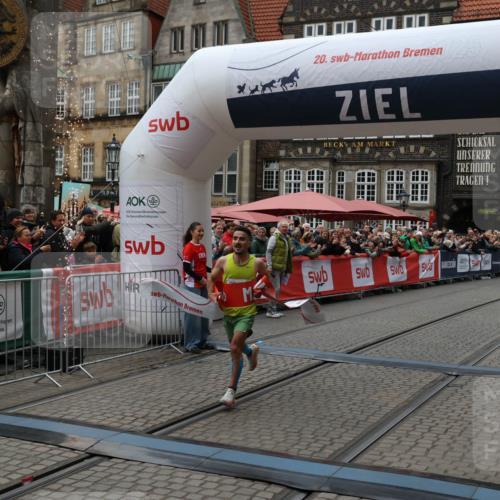 05.10.2025 - 20. swb-Marathon Bremen Yannick Fuchs http://msf.ph/oto/9264427 05.10.2025 12:04:43 Ziel 11703 meine-sportfotos.de