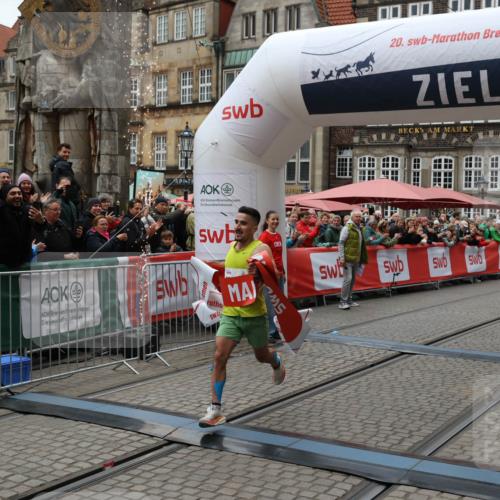 05.10.2025 - 20. swb-Marathon Bremen Yannick Fuchs http://msf.ph/oto/9264462 05.10.2025 12:04:44 Ziel 11703 meine-sportfotos.de