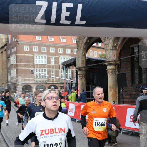 05.10.2025 - 20. swb-Marathon Bremen Yannick Fuchs http://msf.ph/oto/9264463 05.10.2025 10:50:31 Ziel 8866, 9740, 10066, 10443, 10537, 10638, 10923, 11022, 11239, 11241, 11254, 11298, 11460, 11531, 11740 meine-sportfotos.de