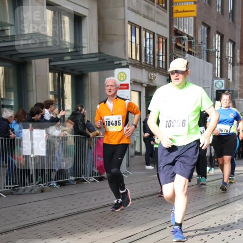 05.10.2025 - 20. swb-Marathon Bremen Strokosch-Dieckow http://msf.ph/oto/9264482 05.10.2025 11:04:13 Ziel 8111, 9394, 9532, 9610, 9623, 9684, 9750, 9765, 9771, 9812, 9915, 10278, 10422, 10439, 10451, 10483, 10485, 10531, 10532, 10674, 10678, 10869, 10956, 11044, 11196, 11200, 11427, 11542, 11546, 11704, 8111, 9394, 9532, 9610, 9623, 9684, 9750, 9765, 9771, 9812, 9915, 10278, 10422, 10439, 10451, 10483, 10485, 10531, 10532, 10674, 10678, 10869, 10956, 11044, 11196, 11200, 11427, 11542, 11546 meine-sportfotos.de