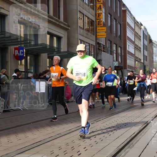 05.10.2025 - 20. swb-Marathon Bremen Strokosch-Dieckow http://msf.ph/oto/9264493 05.10.2025 11:04:14 Ziel 8111, 9394, 9532, 9610, 9623, 9684, 9750, 9765, 9771, 9812, 9915, 10278, 10422, 10439, 10451, 10483, 10485, 10531, 10532, 10557, 10674, 10678, 10869, 10956, 10964, 11035, 11044, 11196, 11200, 11427, 11542, 11546, 11704, 8111, 9394, 9532, 9610, 9623, 9684, 9750, 9765, 9771, 9812, 9915, 10278, 10422, 10439, 10451, 10483, 10485, 10531, 10532, 10557, 10674, 10678, 10869, 10956, 10964, 11035, 11044, 11196, 11200, 11427, 11542, 11546 meine-sportfotos.de