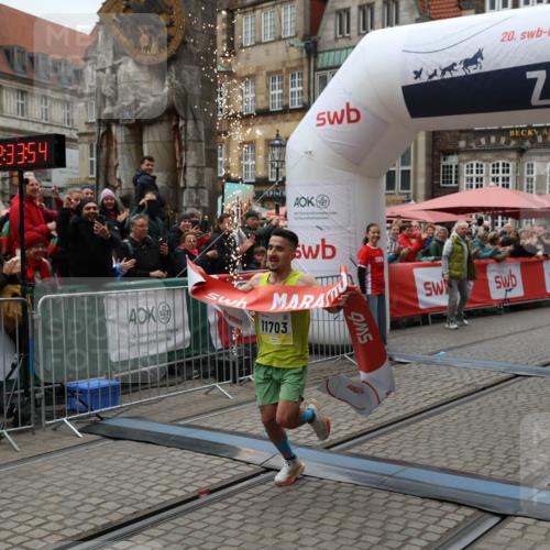05.10.2025 - 20. swb-Marathon Bremen Yannick Fuchs http://msf.ph/oto/9264494 05.10.2025 12:04:44 Ziel 11703 meine-sportfotos.de
