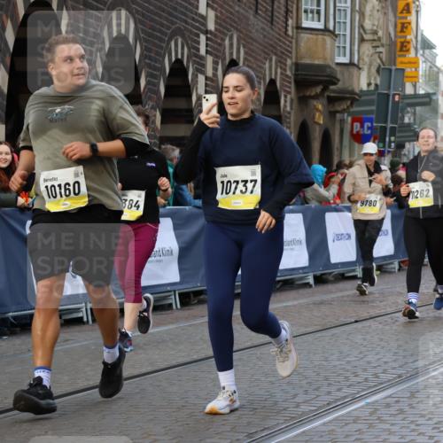 05.10.2025 - 20. swb-Marathon Bremen Strokosch-Dieckow http://msf.ph/oto/9264505 05.10.2025 11:07:26 Ziel 7779, 9483, 9780, 10037, 10160, 10223, 10737, 10776, 10854, 11122, 11159, 11262, 11384, 11529, 11584 meine-sportfotos.de