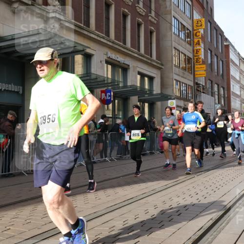 05.10.2025 - 20. swb-Marathon Bremen Strokosch-Dieckow http://msf.ph/oto/9264545 05.10.2025 11:04:15 Ziel 8111, 9394, 9532, 9610, 9623, 9750, 9765, 9771, 9812, 9915, 10278, 10422, 10439, 10451, 10483, 10485, 10531, 10532, 10557, 10674, 10678, 10869, 10956, 10964, 11035, 11044, 11196, 11427, 11542, 11546, 11615, 11704, 8111, 9394, 9532, 9610, 9623, 9750, 9765, 9771, 9812, 9915, 10278, 10422, 10439, 10451, 10483, 10485, 10531, 10532, 10557, 10674, 10678, 10869, 10956, 10964, 11035, 11044, 11196, 11427, 11542, 11546 meine-sportfotos.de