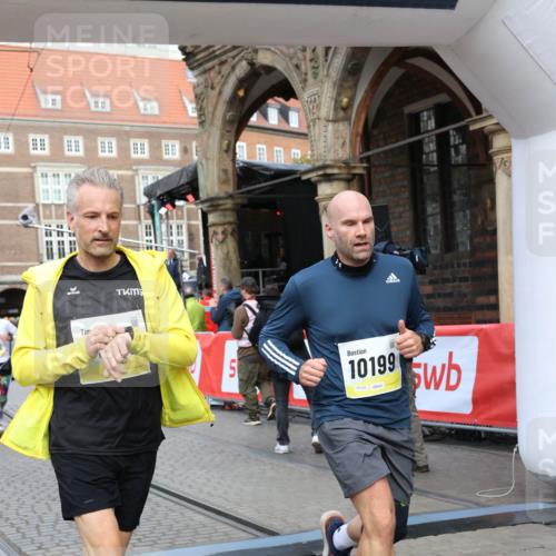 05.10.2025 - 20. swb-Marathon Bremen Yannick Fuchs http://msf.ph/oto/9264568 05.10.2025 10:50:39 Ziel 9267, 9299, 9337, 9986, 10066, 10199, 10251, 10638, 11239, 11241, 11254, 11298, 11344, 11466, 11531, 11660, 11740 meine-sportfotos.de