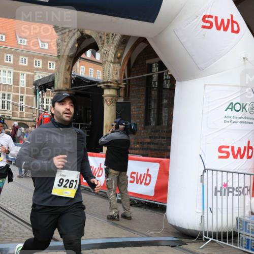 05.10.2025 - 20. swb-Marathon Bremen Yannick Fuchs http://msf.ph/oto/9264581 05.10.2025 10:50:41 Ziel 9267, 9299, 9337, 9986, 10066, 10199, 10251, 10638, 11239, 11241, 11344, 11466, 11660 meine-sportfotos.de