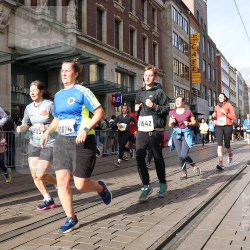 05.10.2025 - 20. swb-Marathon Bremen Strokosch-Dieckow http://msf.ph/oto/9264636 05.10.2025 11:04:17 Ziel 8111, 9394, 9532, 9610, 9623, 9750, 9765, 9771, 9812, 9915, 9927, 10278, 10422, 10439, 10451, 10483, 10485, 10531, 10532, 10557, 10674, 10869, 10956, 10964, 11035, 11044, 11196, 11427, 11542, 11546, 11615, 11704, 8111, 9394, 9532, 9610, 9623, 9750, 9765, 9771, 9812, 9915, 9927, 10278, 10422, 10439, 10451, 10483, 10485, 10531, 10532, 10557, 10674, 10869, 10956, 10964, 11035, 11044, 11196, 11427, 11542, 11546 meine-sportfotos.de