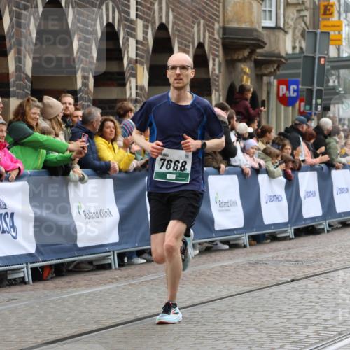 05.10.2025 - 20. swb-Marathon Bremen Strokosch-Dieckow http://msf.ph/oto/9264660 05.10.2025 12:58:52 Ziel 3435, 3580, 5470, 5495, 7668, 8275 meine-sportfotos.de