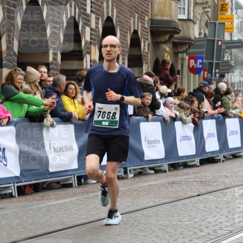 05.10.2025 - 20. swb-Marathon Bremen Strokosch-Dieckow http://msf.ph/oto/9264698 05.10.2025 12:58:52 Ziel 3435, 3580, 5470, 5495, 7668, 8275 meine-sportfotos.de