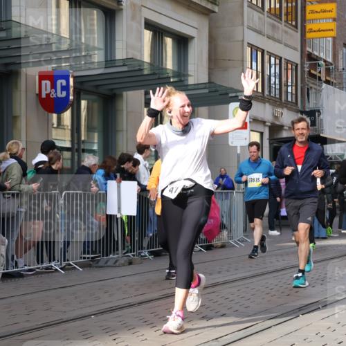 05.10.2025 - 20. swb-Marathon Bremen Strokosch-Dieckow http://msf.ph/oto/9264728 05.10.2025 11:04:20 Ziel 8111, 9394, 9532, 9610, 9623, 9750, 9765, 9771, 9812, 9866, 9915, 9927, 10278, 10422, 10439, 10451, 10483, 10485, 10531, 10532, 10557, 10674, 10869, 10956, 10964, 11035, 11044, 11196, 11315, 11427, 11542, 11546, 11615, 11704, 8111, 9394, 9532, 9610, 9623, 9750, 9765, 9771, 9812, 9866, 9915, 9927, 10278, 10422, 10439, 10451, 10483, 10485, 10531, 10532, 10557, 10674, 10869, 10956, 10964, 11035, 11044, 11196, 11315, 11427, 11542, 11546 meine-sportfotos.de