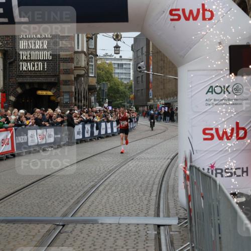 05.10.2025 - 20. swb-Marathon Bremen Yannick Fuchs http://msf.ph/oto/9264764 05.10.2025 12:06:30 Ziel 1040 meine-sportfotos.de