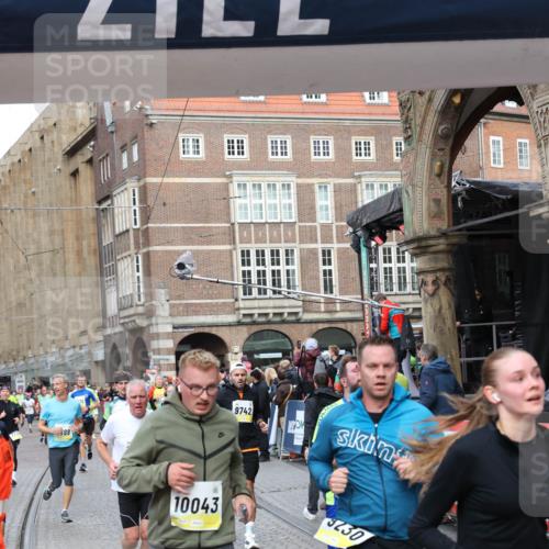 05.10.2025 - 20. swb-Marathon Bremen Yannick Fuchs http://msf.ph/oto/9264770 05.10.2025 10:50:51 Ziel 9230, 9578, 9658, 9742, 9832, 9969, 10043, 10279, 10479, 11062, 11451, 11543, 11661 meine-sportfotos.de