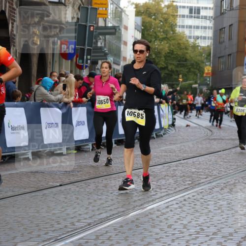 05.10.2025 - 20. swb-Marathon Bremen Strokosch-Dieckow http://msf.ph/oto/9264780 05.10.2025 11:07:33 Ziel 9306, 9780, 10037, 10585, 10650, 10749, 10776, 11159, 11584 meine-sportfotos.de